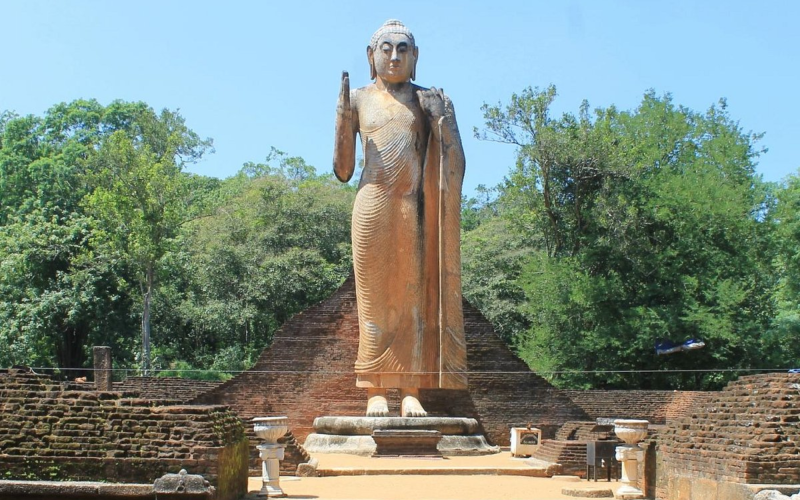 Polonnaruwa (2000 × 1335 px) (5) Polonnaruwa (2000 × 1335 px) (5)
